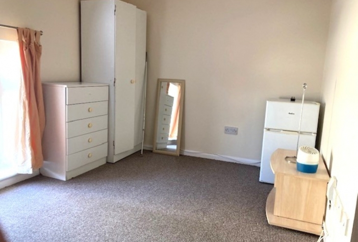 Flat 5 Kamla Lodge 28 Gresham Street Lincoln LN1 1PZ Image 3 - King and Co