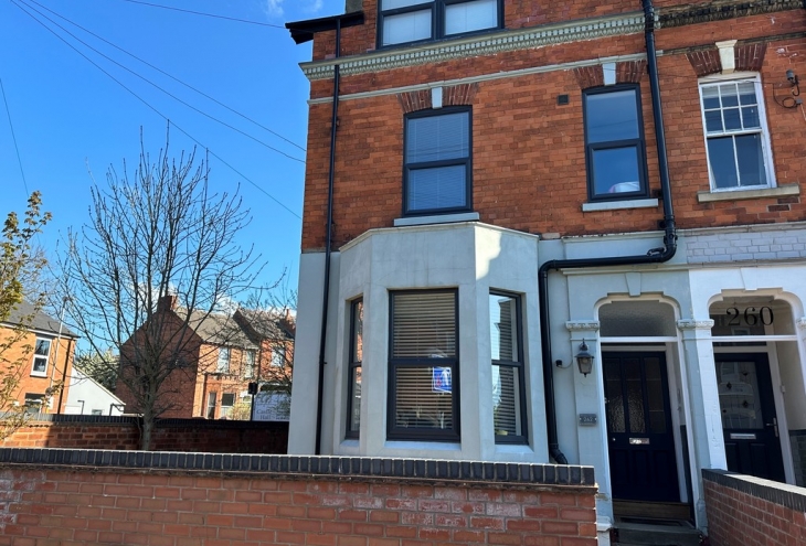 Flat 3 262 West Parade Lincoln LN1 1LY Image 1 - King and Co