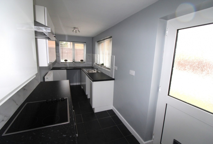 48 Windsor Close Collingham NG23 7PR Image 4 - King and Co