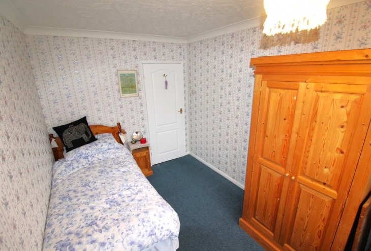 16 Windermere Avenue North Hykeham LN6 8EJ Image 13 - King and Co