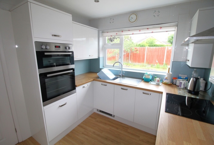 16 Windermere Avenue North Hykeham LN6 8EJ Image 4 - King and Co