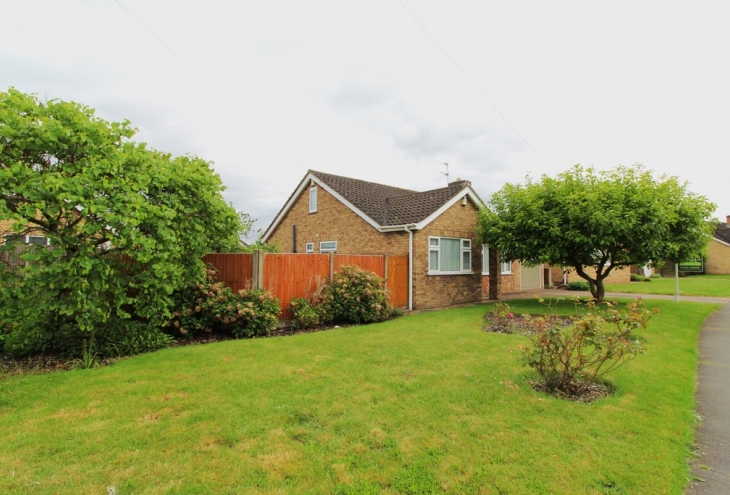 16 Windermere Avenue North Hykeham LN6 8EJ Image 2 - King and Co