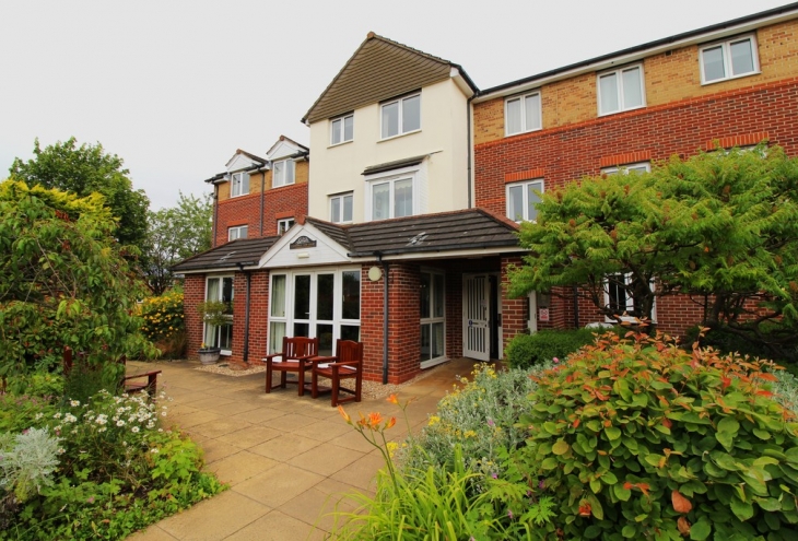 Cathedral View Court 49 Cabourne Avenue Lincoln LN2 2GF Image 1 - King and Co