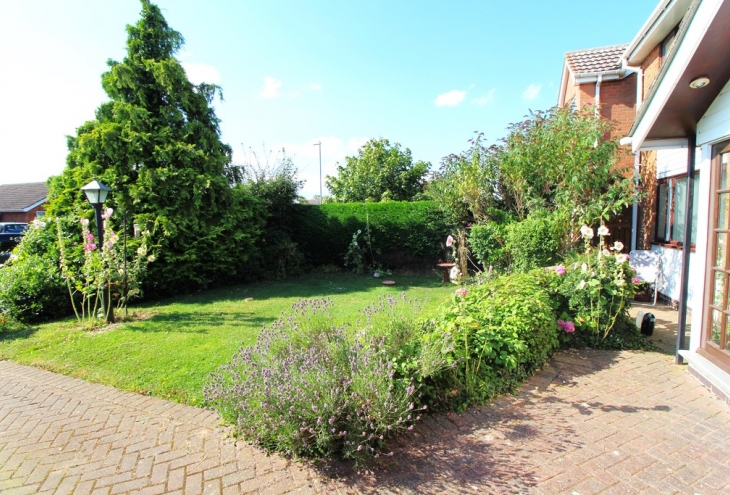 42 Rudgard Avenue Cherry Willingham Lincoln LN3 4JG Image 15 - King and Co