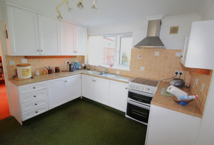 42 Rudgard Avenue Cherry Willingham Lincoln LN3 4JG Image 9 - King and Co