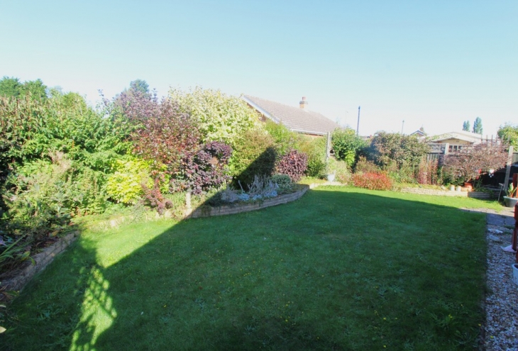 15 Windermere Avenue North Hykeham Lincoln LN6 8EN Image 11 - King and Co