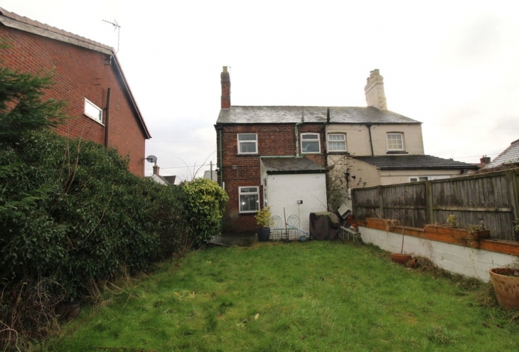 24 Lincoln Road  Metheringham  LN4 3EE Image 2 - King and Co