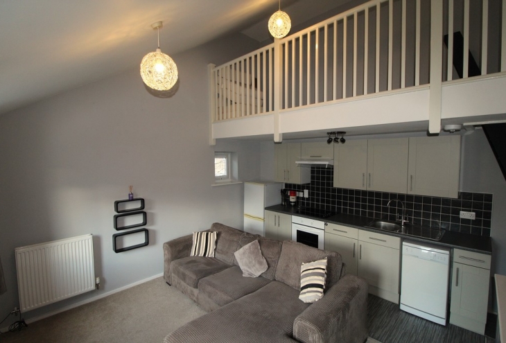 22 Blackbird Way Witham St Hughs Lincoln LN6 9FL Image 3 - King and Co