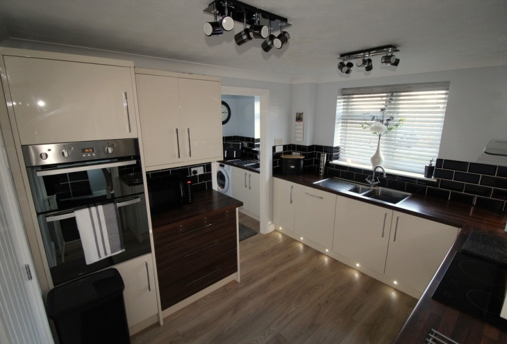 6 Mallard Court North Hykeham Lincoln LN6 9TS Image 2 - King and Co