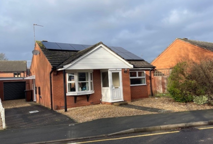 10 St Andrews Close Lincoln LN5 7XT Image 1 - King and Co