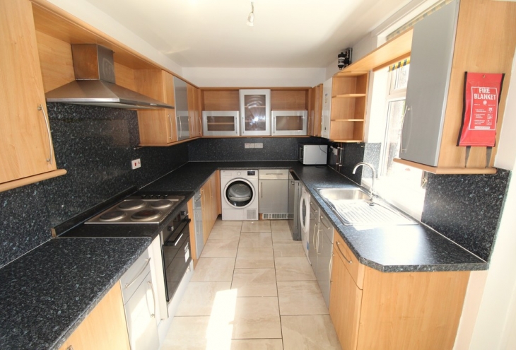 81 Hewson road Lincoln LN1 1RZ Image 2 - King and Co