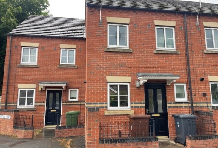 2 Fountain Court Laural Close Lincoln LN5 8GB Image 1 - King and Co