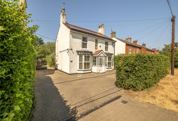 311 Newark Road North Hykeham Lincoln LN6 9RY Image 1 - King and Co