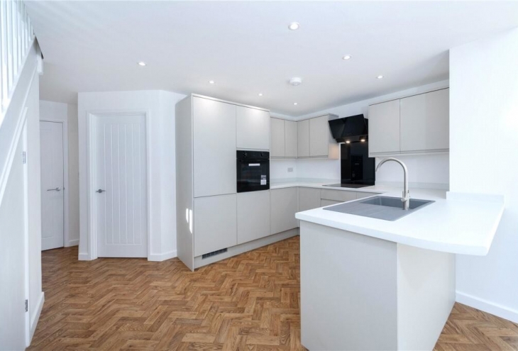 Poppy Cottage 37a Old Lincoln Road Caythorpe Grantham NG32 3DW Image 3 - King and Co