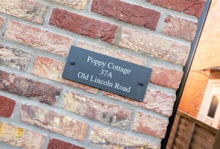 Poppy Cottage 37a Old Lincoln Road Caythorpe Grantham NG32 3DW Image 13 - King and Co