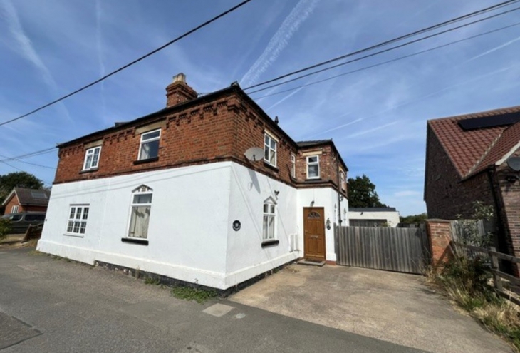 18 West Bank Saxilby Lincoln  LN1 2LU Image 1 - King and Co