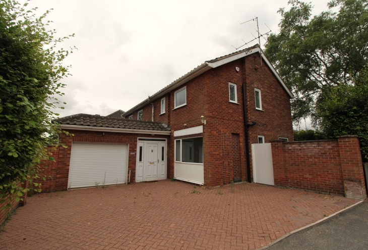 2 Monks Manor Drive Lincoln LN2 4AT Image 1 - King and Co