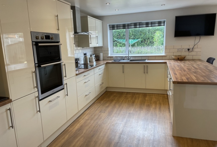 25 High Street Carlton Le Moorland Lincoln  LN5 9HT  Image 5 - King and Co