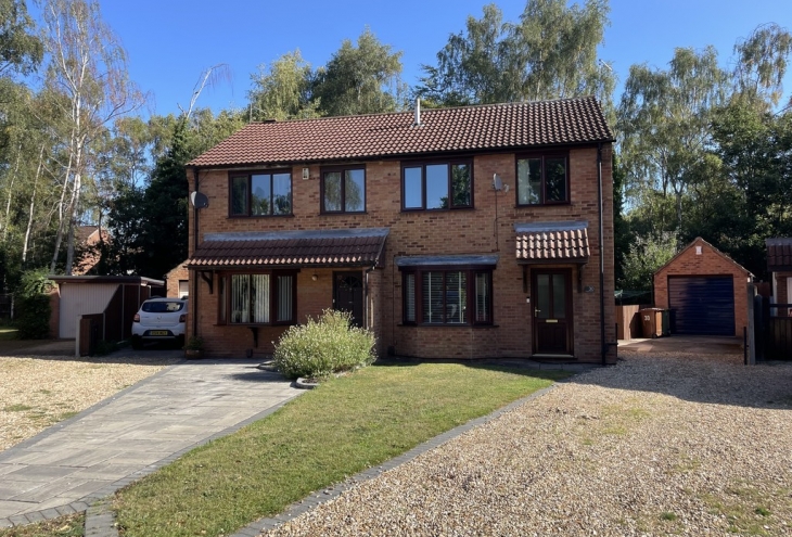 30 Woodvale Close Doddington park Lincoln LN6 3RL Image 1 - King and Co