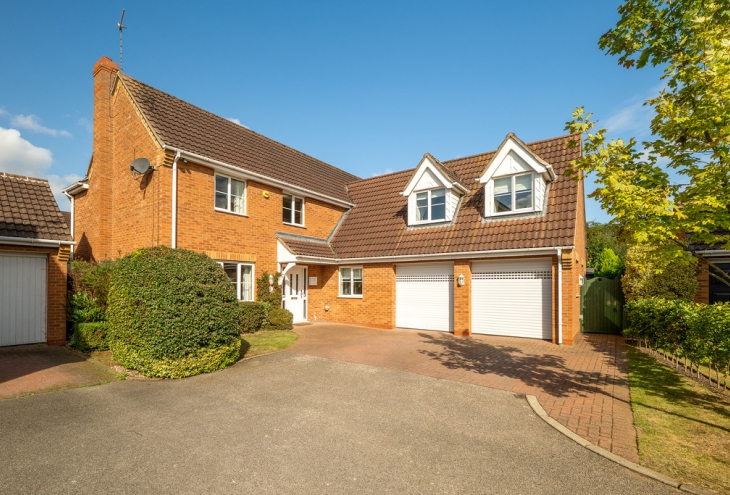 2 Horton Place  Saxilby Lincoln LN1 2GW Image 1 - King and Co