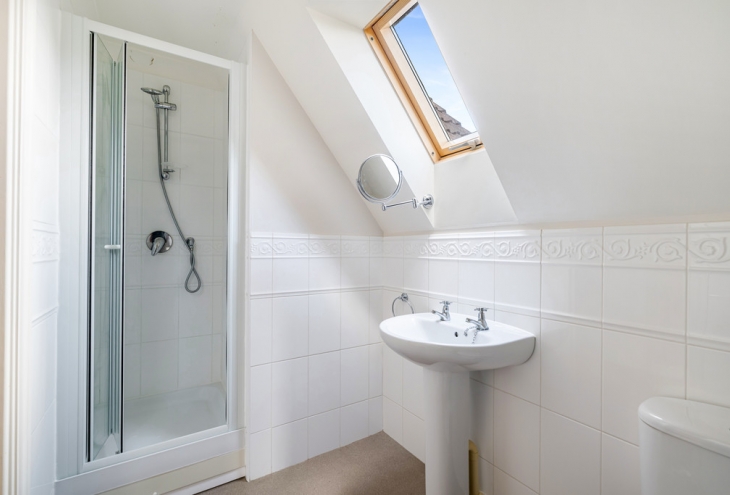 2 Horton Place  Saxilby Lincoln LN1 2GW Image 17 - King and Co