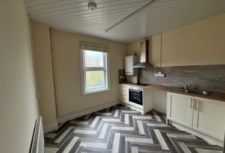 Top Floor Flat 95a Dixon Street Lincoln LN5 8AQ Image 2 - King and Co
