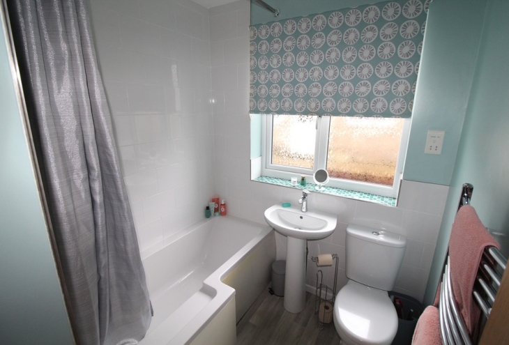 24 Manor Road Saxilby  LN1 2HP Image 10 - King and Co