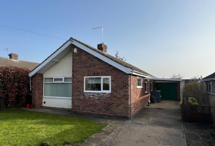 24 Manor Road Saxilby  LN1 2HP Image 1 - King and Co