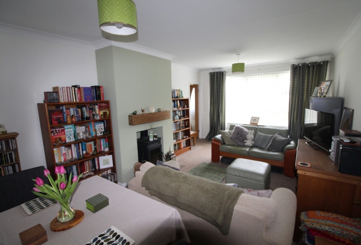 24 Manor Road Saxilby  LN1 2HP Image 3 - King and Co