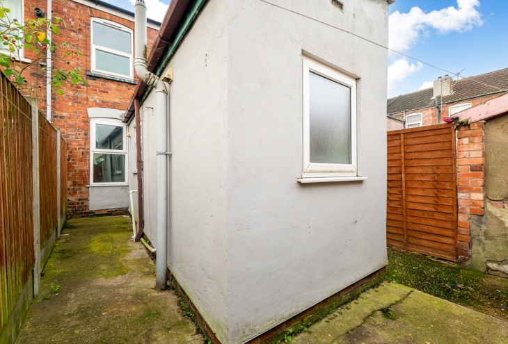 25 Thesiger Street Lincoln LN5 7UL Image 13 - King and Co