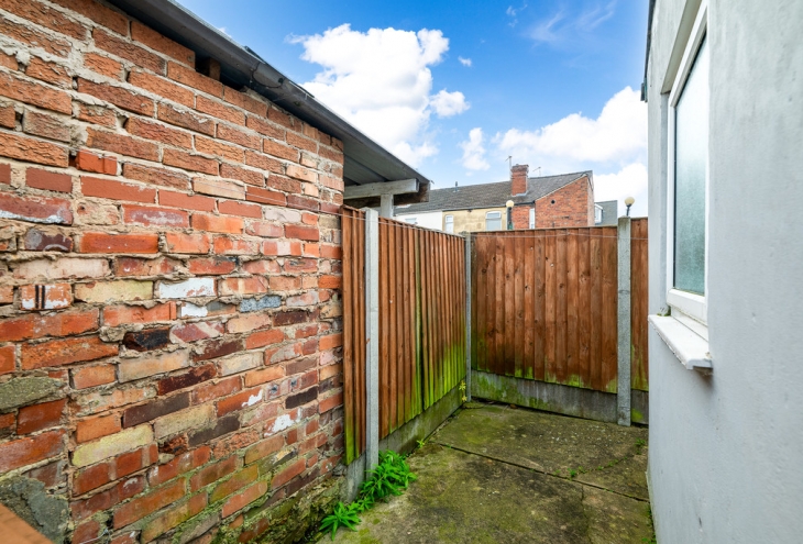 25 Thesiger Street Lincoln LN5 7UL Image 12 - King and Co