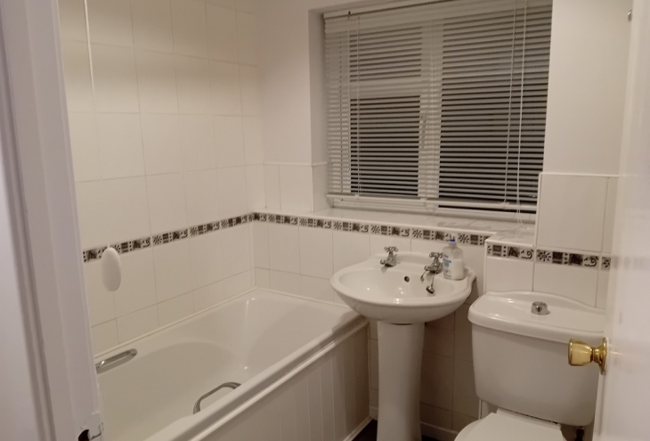 27  Woodhill Avenue Gainsborough DN21 1FB Image 8 - King and Co