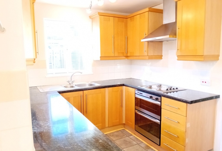 27  Woodhill Avenue Gainsborough DN21 1FB Image 7 - King and Co