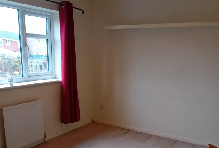 27  Woodhill Avenue Gainsborough DN21 1FB Image 2 - King and Co