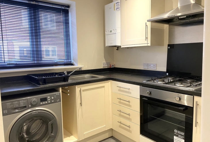 7 Canal Court Saxilby Lincoln LN1 2WA Image 2 - King and Co