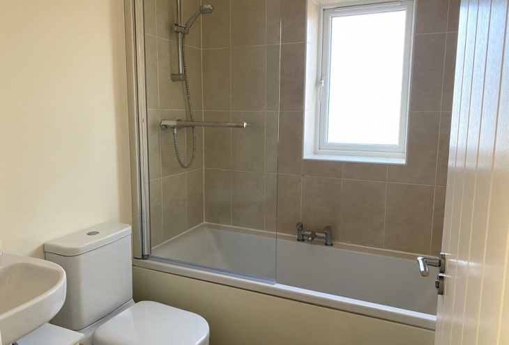 7 Canal Court Saxilby Lincoln LN1 2WA Image 6 - King and Co