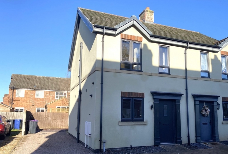 7 Canal Court Saxilby Lincoln LN1 2WA Image 1 - King and Co