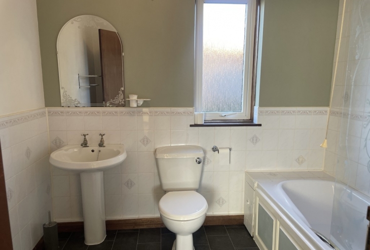 70 Abbey Road Bardney  LN3 5XD Image 9 - King and Co