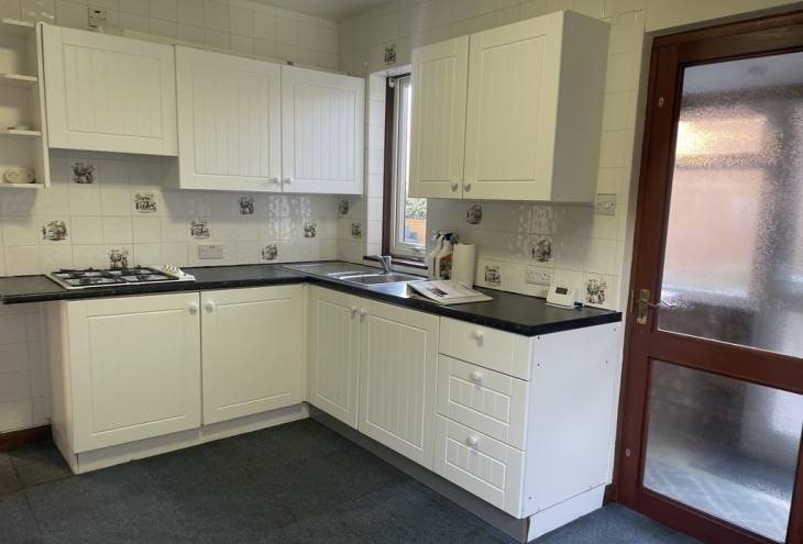 70 Abbey Road Bardney  LN3 5XD Image 5 - King and Co