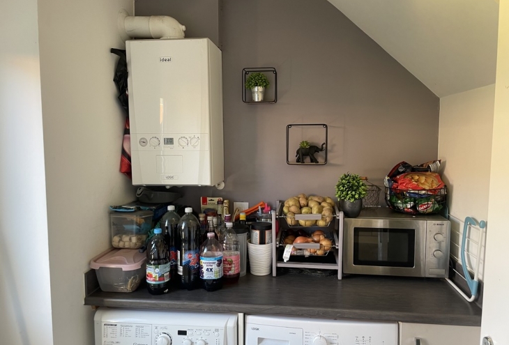 1 Broom Close Witham st Hughs Lincoln LN6 9XH Image 7 - King and Co