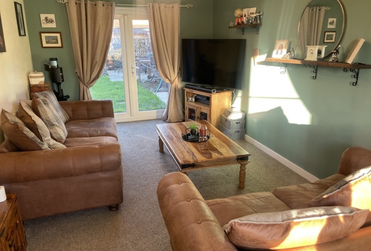 1 Broom Close Witham st Hughs Lincoln LN6 9XH Image 3 - King and Co