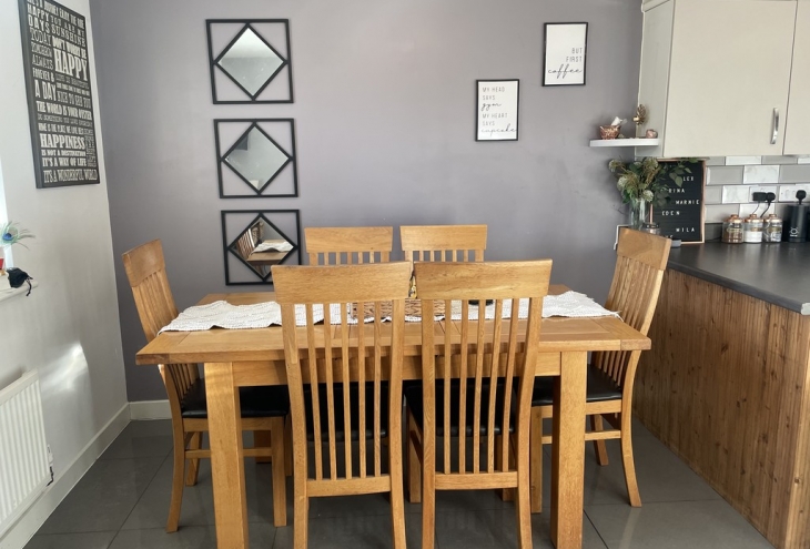 1 Broom Close Witham st Hughs Lincoln LN6 9XH Image 5 - King and Co