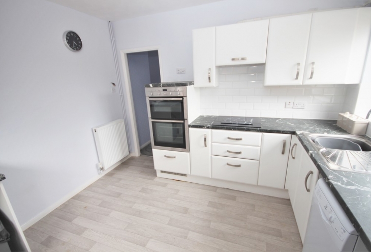 8 Sunbeam Avenue North Hykeham Lincoln LN6 9SG Image 4 - King and Co