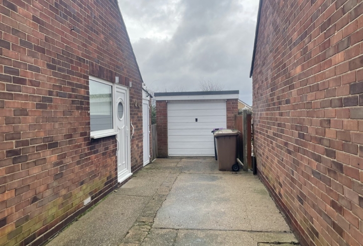 8 Sunbeam Avenue North Hykeham Lincoln LN6 9SG Image 13 - King and Co