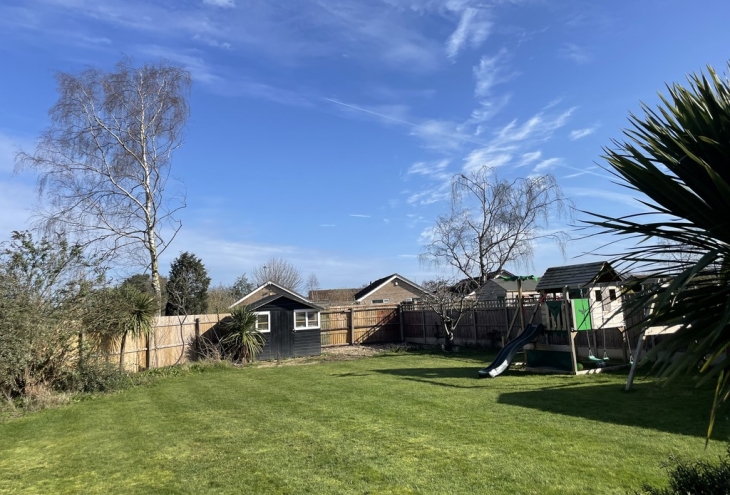 8 Benson Close Doddington Park Lincoln Lincoln LN6 3NX Image 2 - King and Co