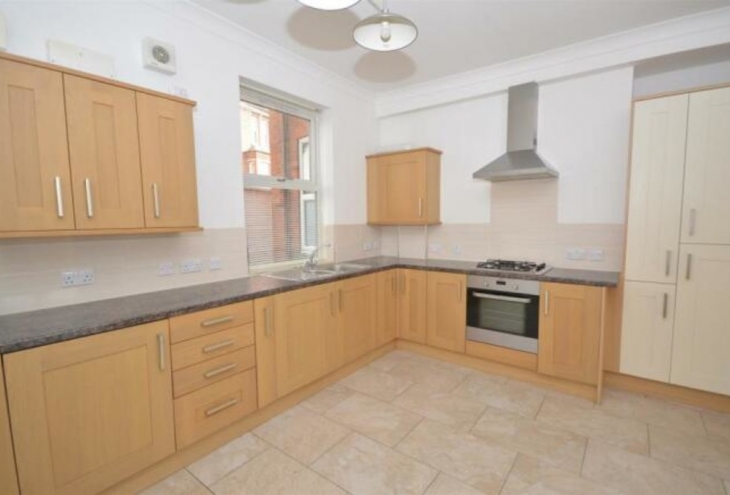 Flat 3 1-3 Carline Road Lincoln LN1 1HL Image 3 - King and Co