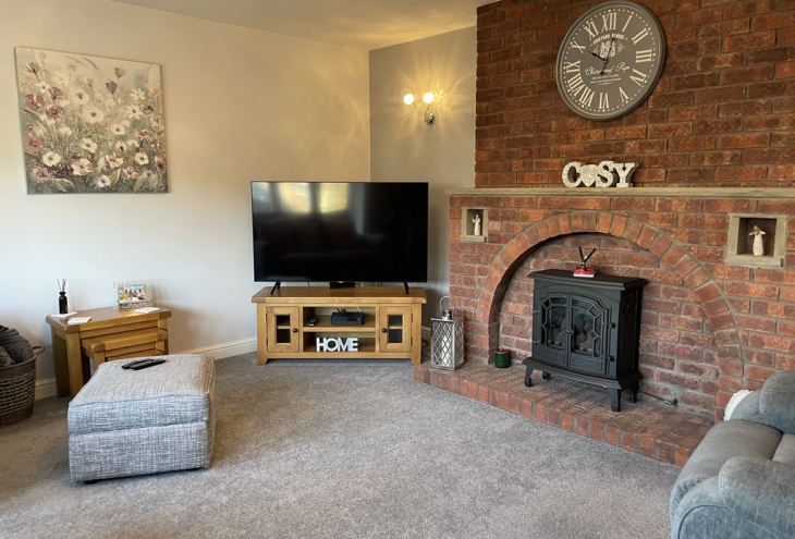 11 Malham Close Lincoln LN6 0XE Image 3 - King and Co