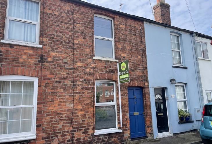 5 Lillys Road Lincoln LN1 3DH Image 1 - King and Co