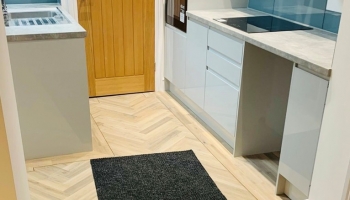 102577001496 - King and Co