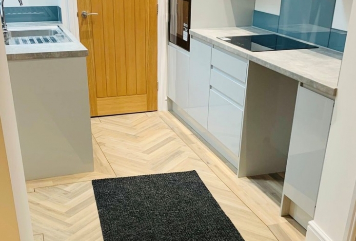 3a  High Street Lincoln LN5 8BQ Image 1 - King and Co